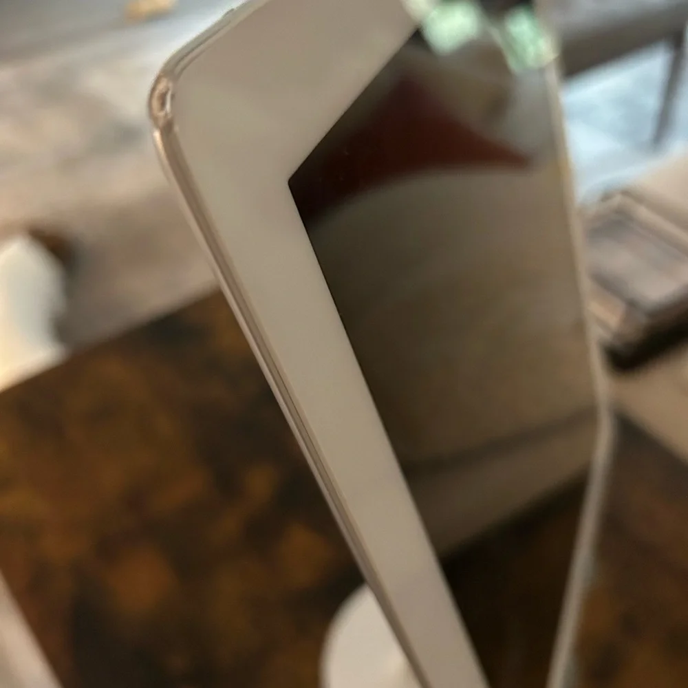 iPad 4th Gen (WiFi) - MD515LL/A